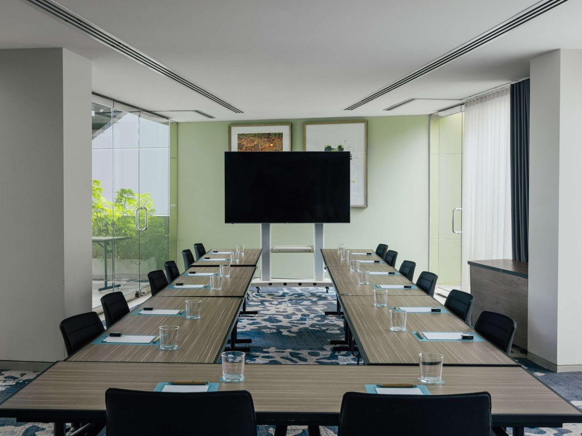The Olsen Melbourne Art Series Exterior photo Meeting room