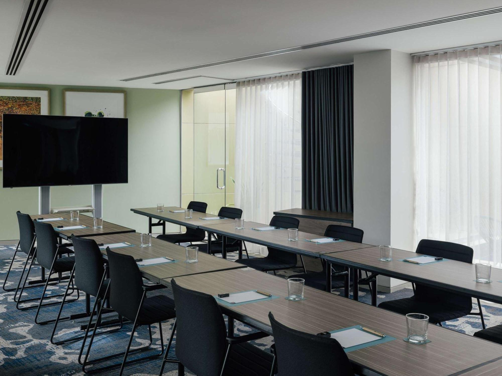 The Olsen Melbourne Art Series Exterior photo Meeting room