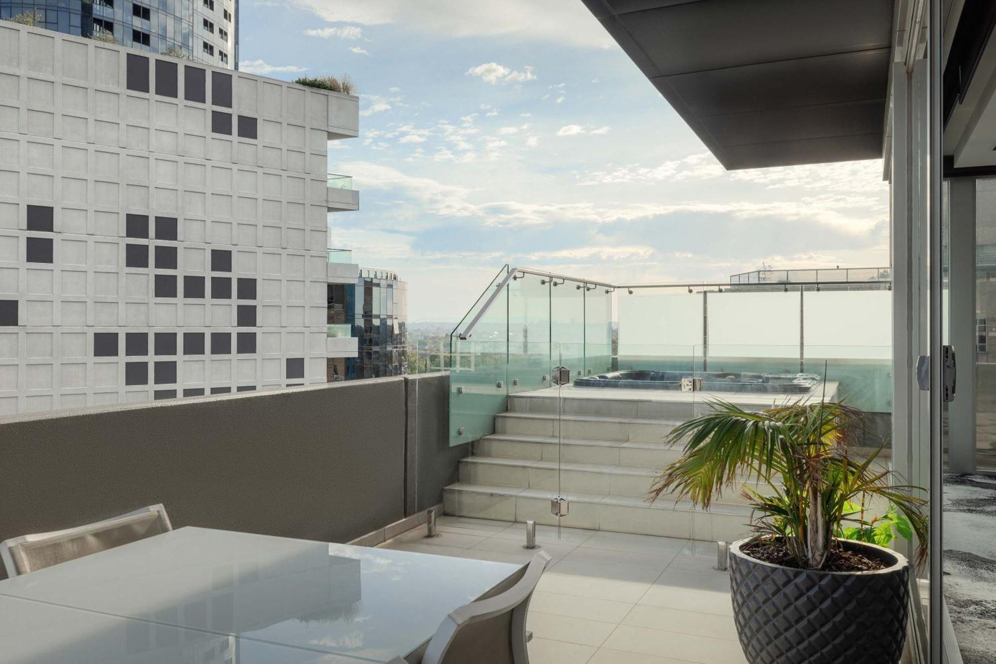 The Olsen Melbourne Art Series Exterior photo